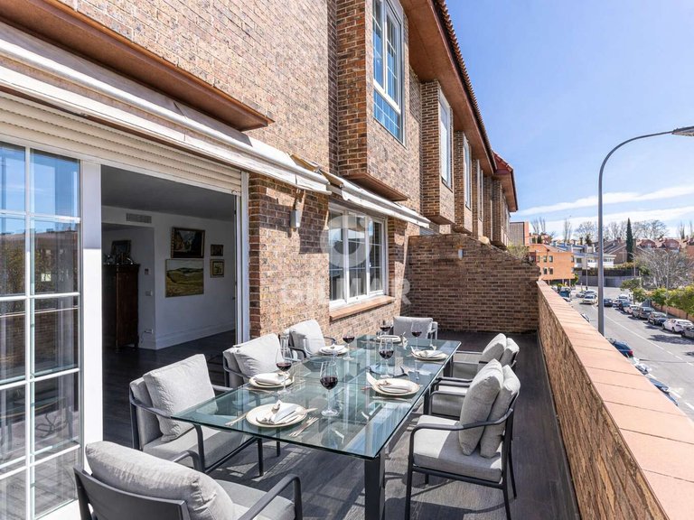 Town House for Sale in Madrid, Madrid 5