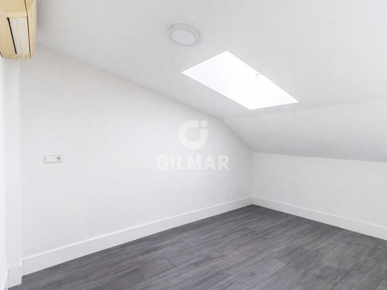 Town House for Sale in Madrid, Madrid 30