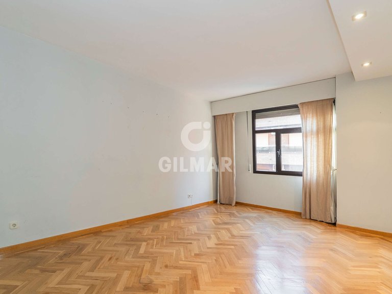 Apartment for Sale in Madrid, Madrid 5