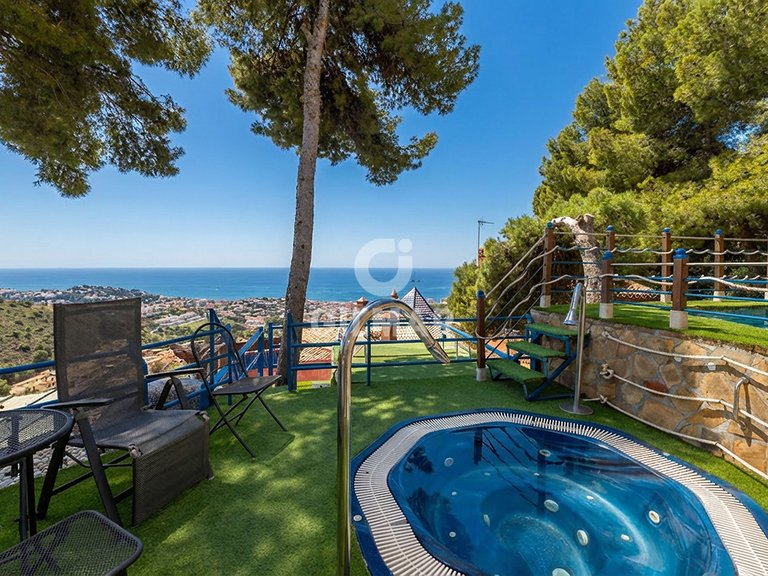 Villa for Sale in MÁlaga, Malaga 17