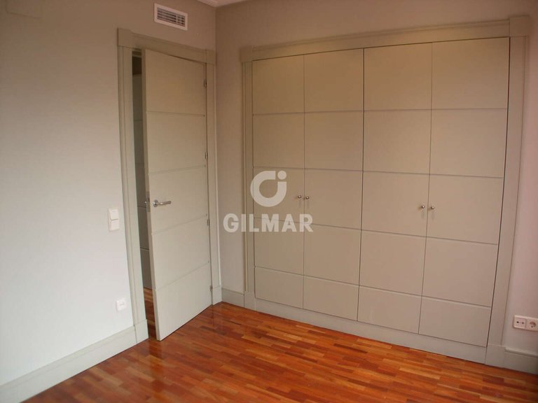 Town House for Sale in Madrid, Madrid 6
