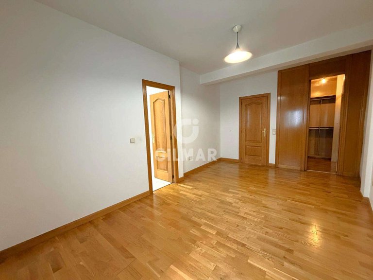 Apartment for Sale in Madrid, Madrid 16