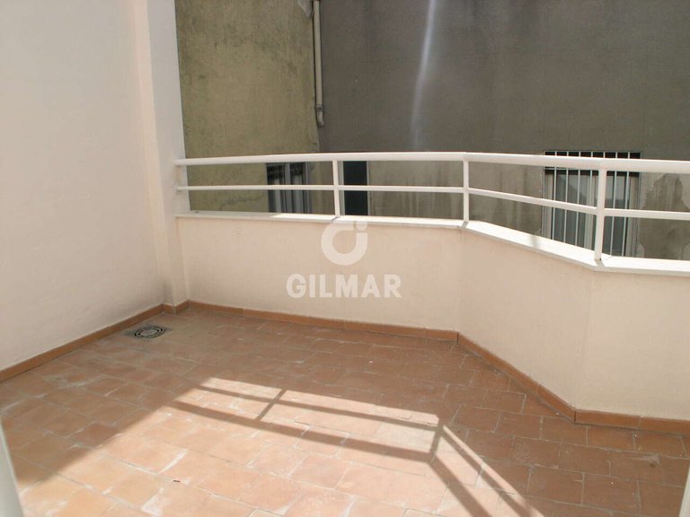 Town House for Sale in Madrid, Madrid 18