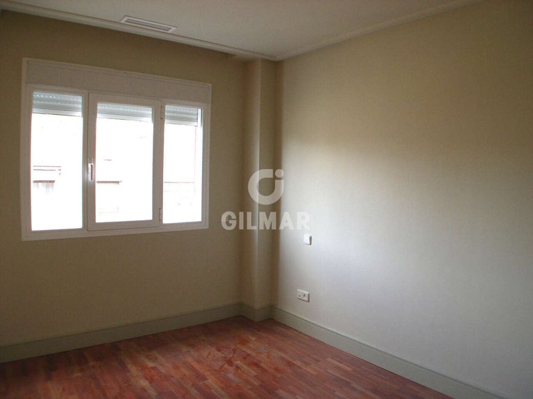 Town House for Sale in Madrid, Madrid 3