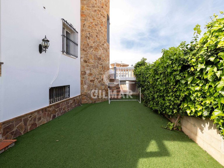 Villa for Sale in AlhaurÍn De La Torre, Malaga 16