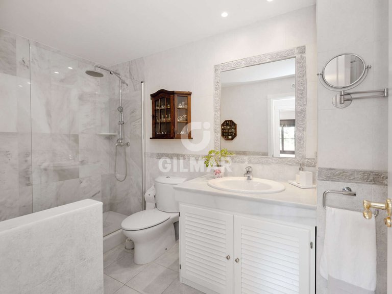 Town House for Sale in Atalaya Isdabe, Malaga 20