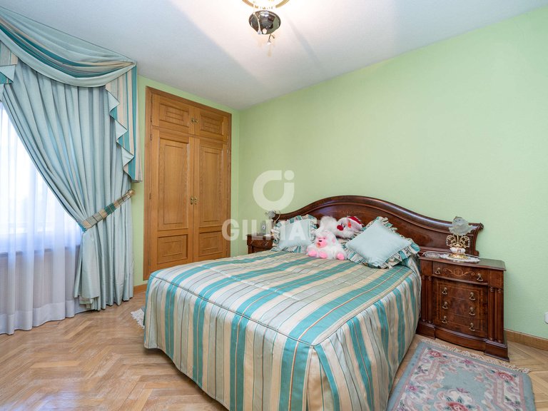 Town House for Sale in Madrid, Madrid 6