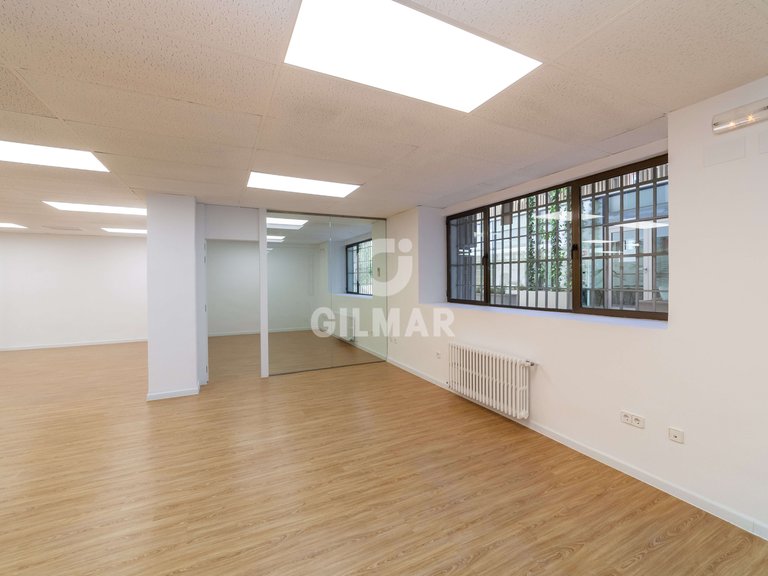Commercial for Sale in Madrid, Madrid 6