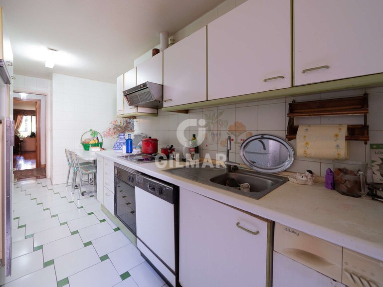 Apartment for Sale in Madrid, Madrid 16