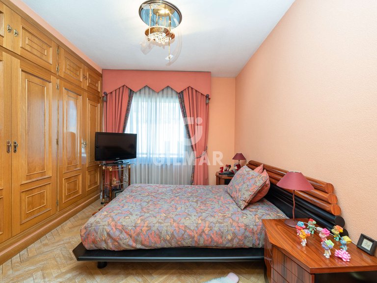 Town House for Sale in Madrid, Madrid 15