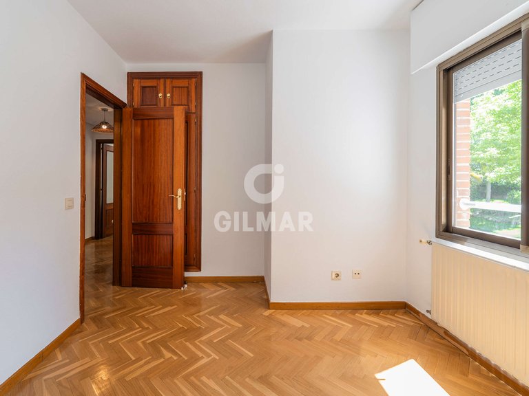 Apartment for Sale in Madrid, Madrid 22