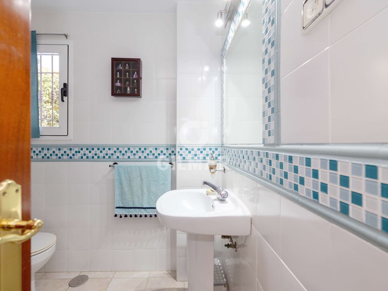 Villa for Sale in MÁlaga, Malaga 38