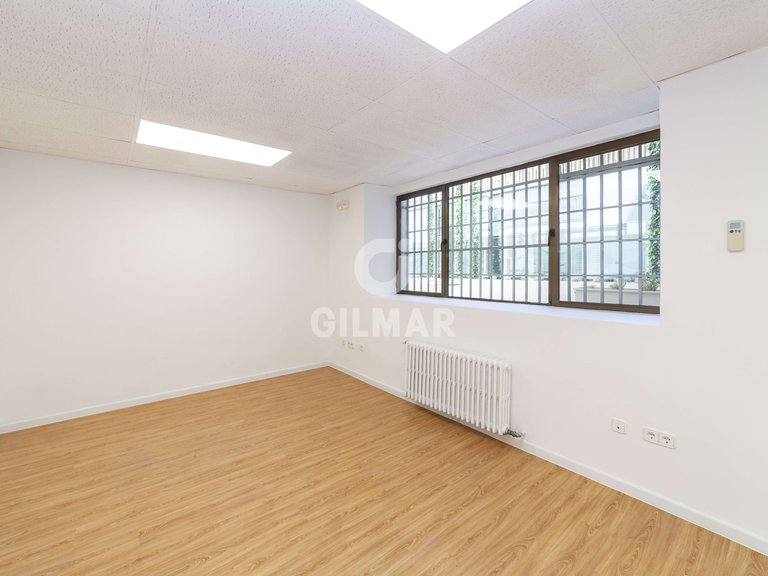 Commercial for Sale in Madrid, Madrid 10