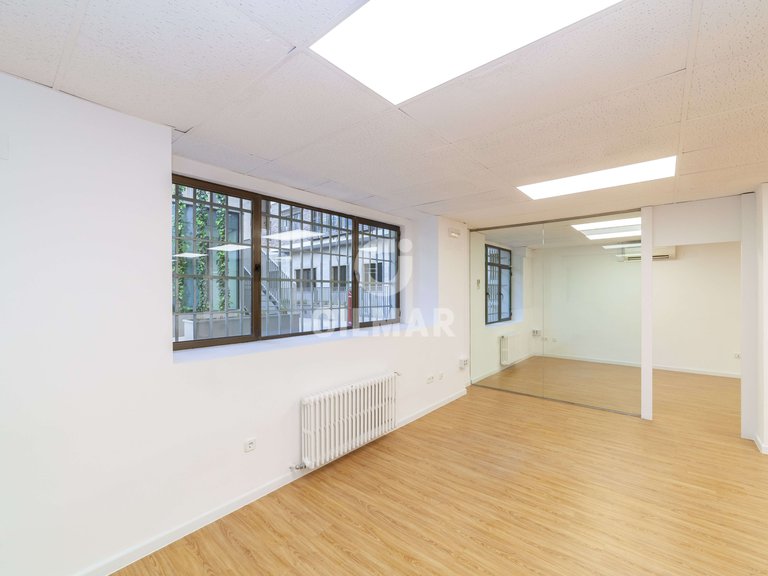 Commercial for Sale in Madrid, Madrid 12