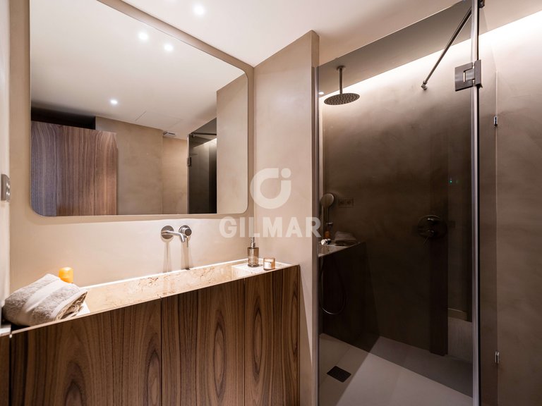Apartment for Sale in Madrid, Madrid 18