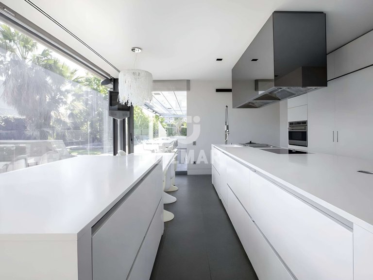 Villa for Sale in Madrid, Madrid 18