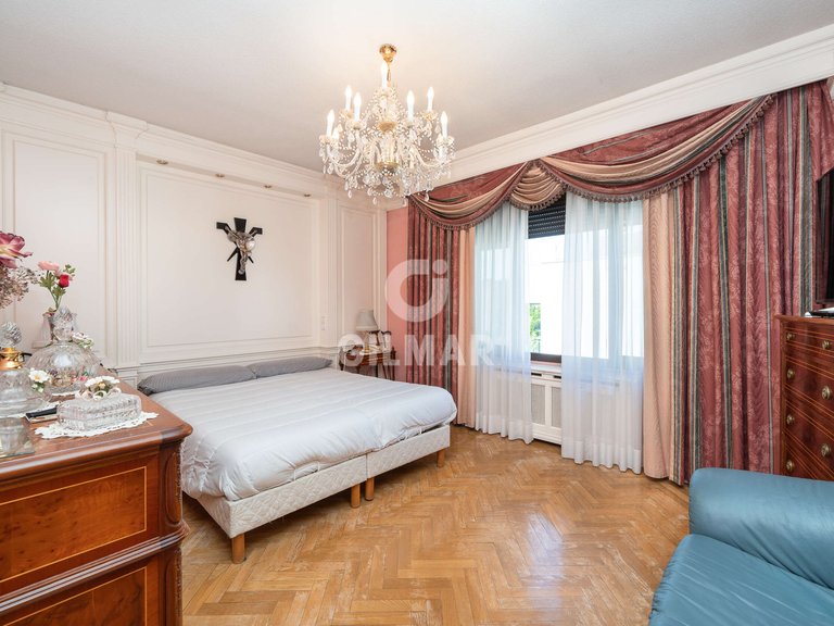 Town House for Sale in Madrid, Madrid 12