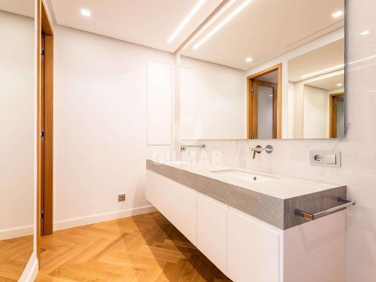 Apartment for Sale in Madrid, Madrid 3