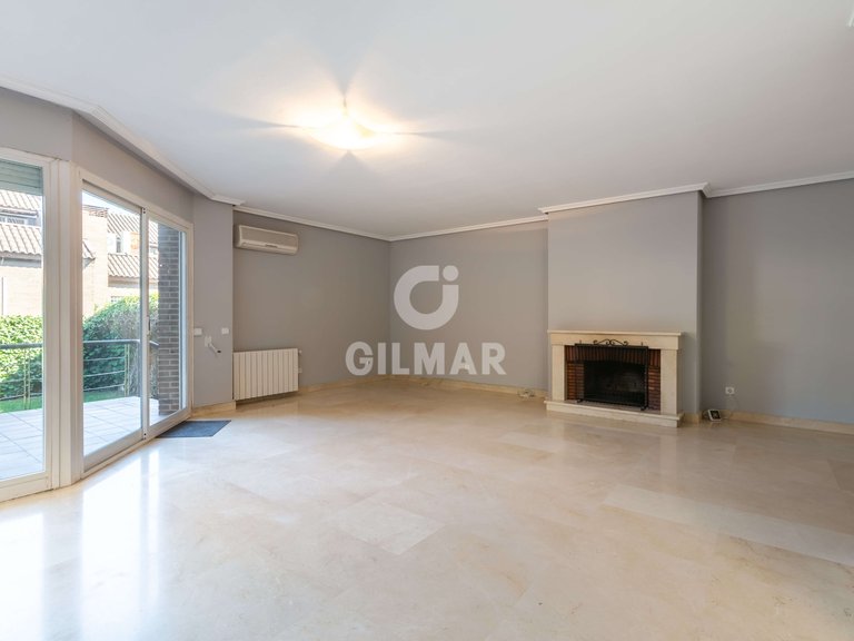 Town House for Rent in Madrid, Madrid 16