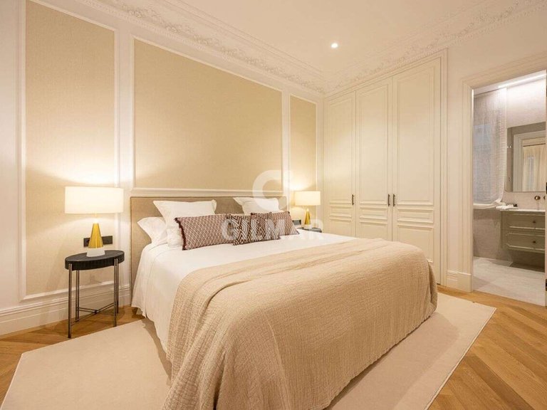 Apartment for Sale in Madrid, Madrid 16