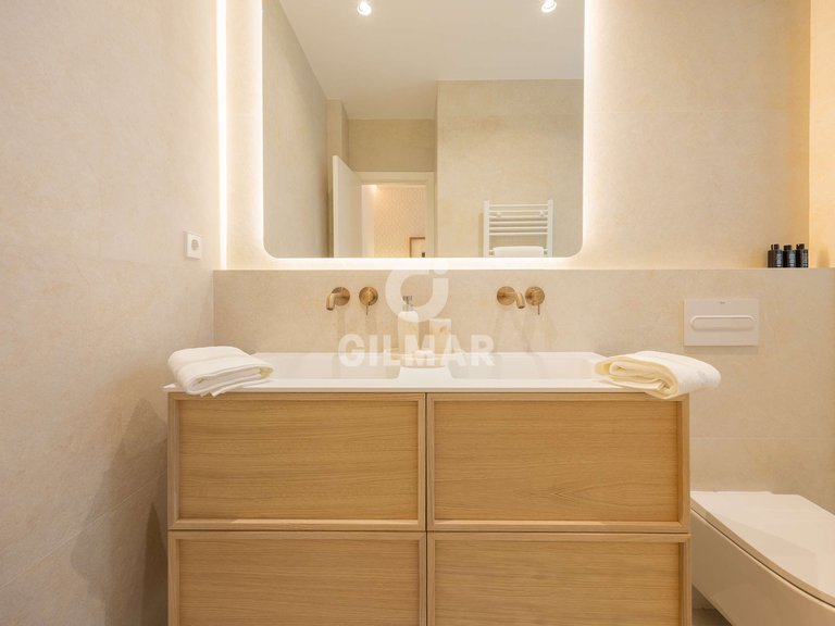 Apartment for Sale in Madrid, Madrid 16