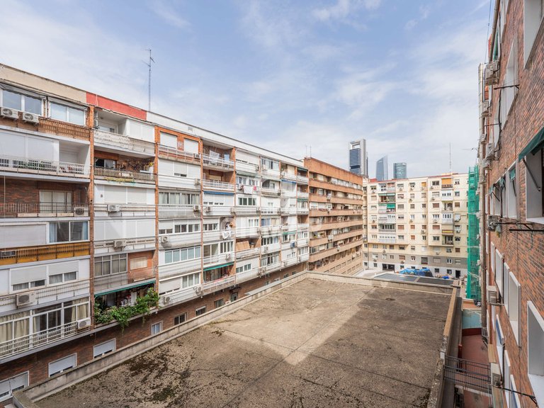 Apartment for Sale in Madrid, Madrid 32