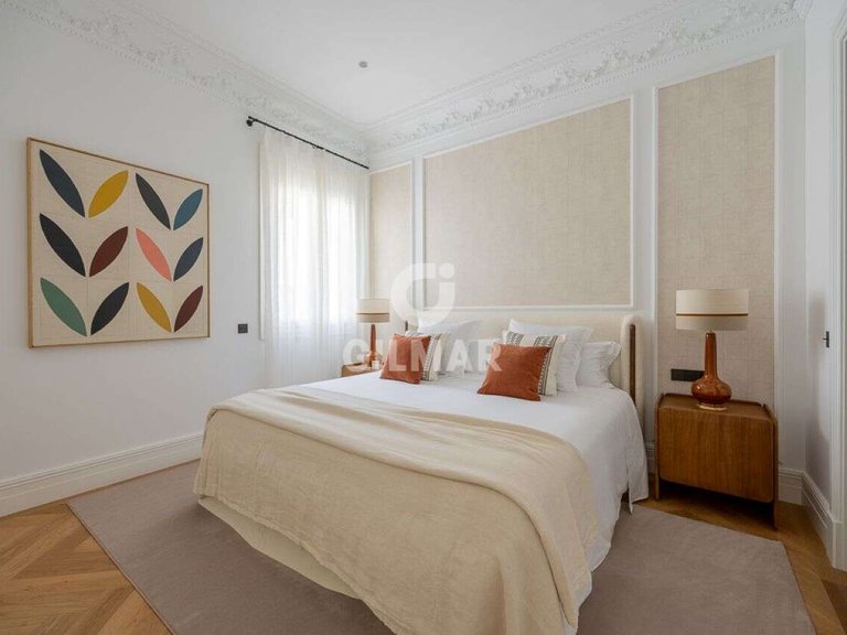 Apartment for Sale in Madrid, Madrid 18