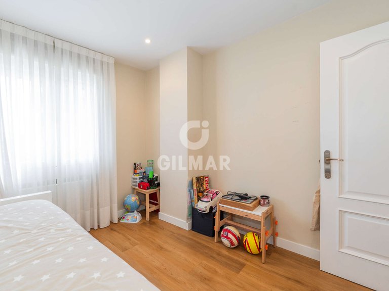 Apartment for Sale in Madrid, Madrid 18