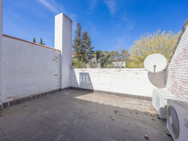 Town House for Sale in Madrid, Madrid 5