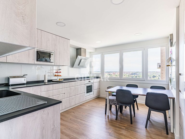 Apartment for Sale in Madrid, Madrid 11