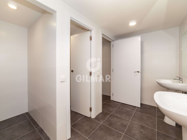 Commercial for Sale in Madrid, Madrid 13