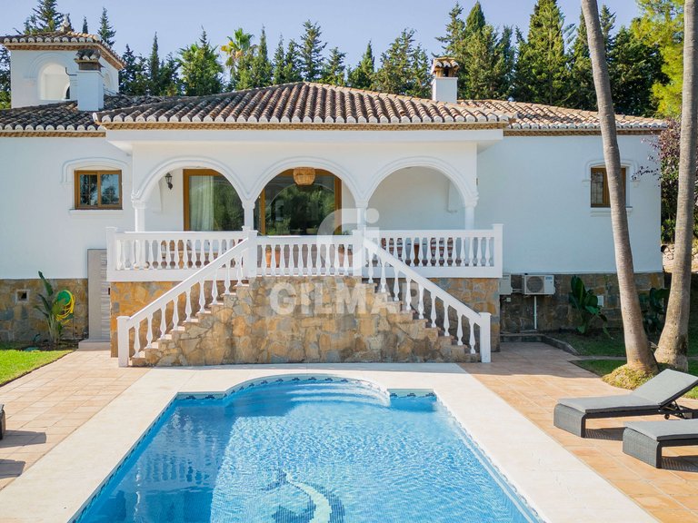 Villa for Sale in Estepona, Malaga 2