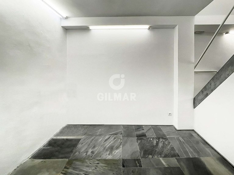 Commercial for Sale in Madrid, Madrid 11