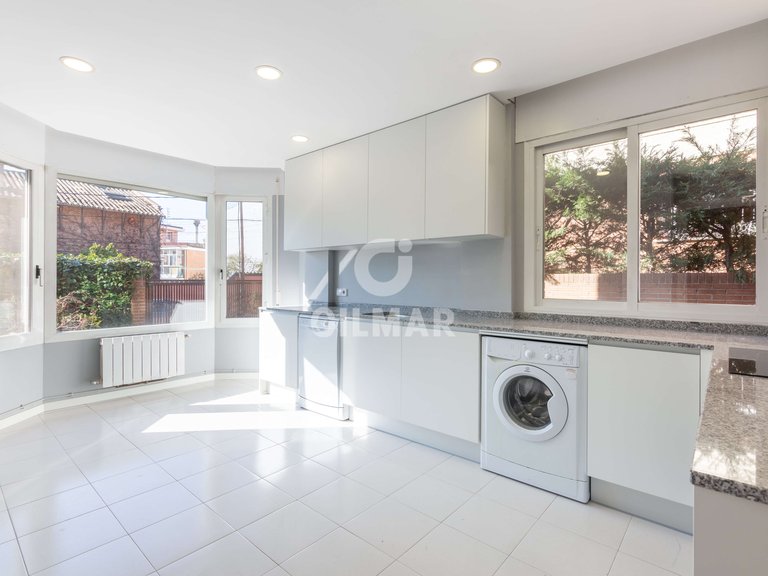 Town House for Rent in Madrid, Madrid 9