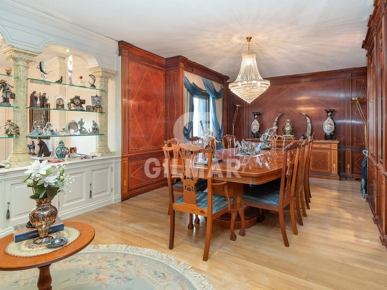 Town House for Sale in Madrid, Madrid 18