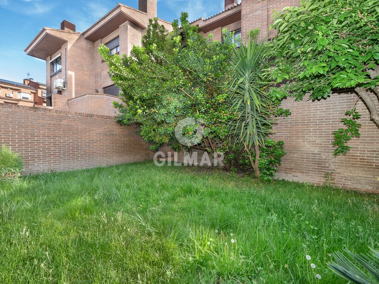 Town House for Sale in Madrid, Madrid 30