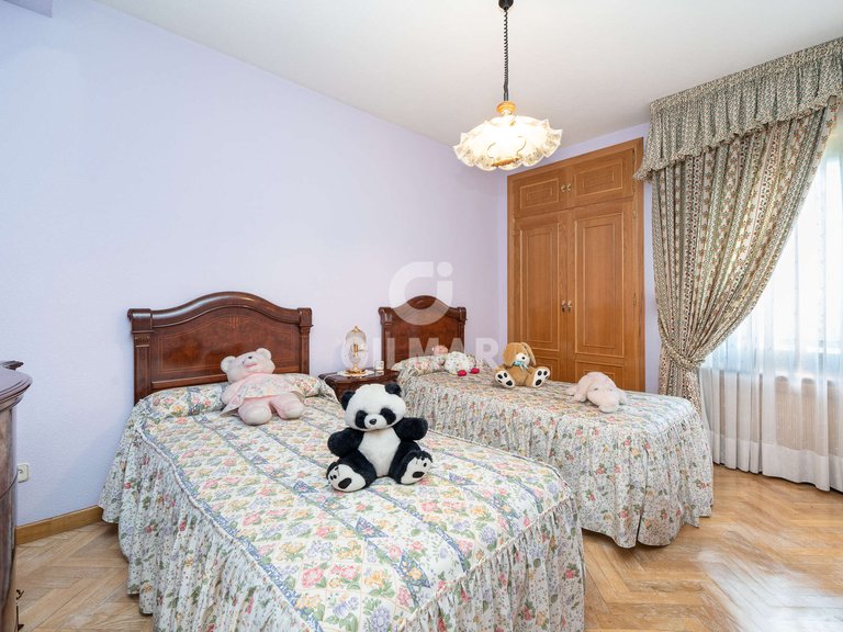 Town House for Sale in Madrid, Madrid 2