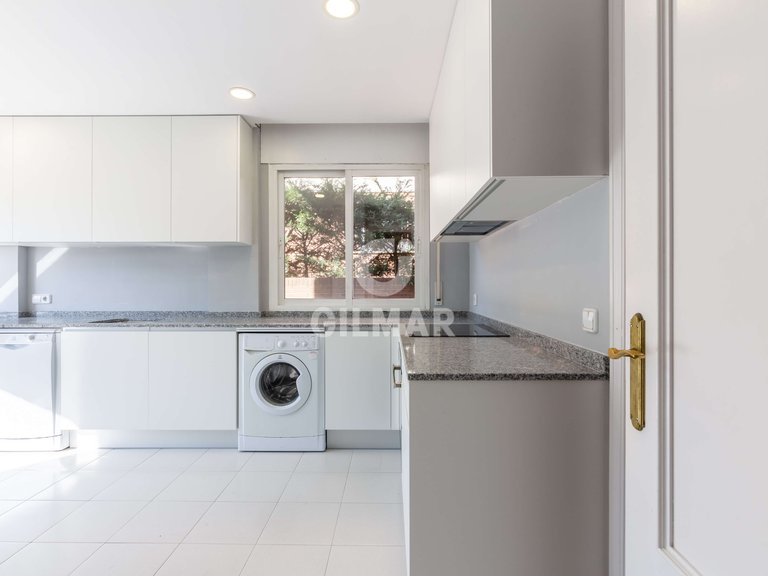 Town House for Rent in Madrid, Madrid 8