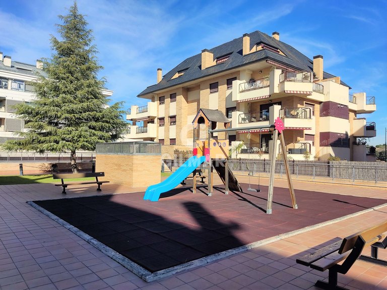 Town House for Sale in Boadilla Del Monte, Madrid 5