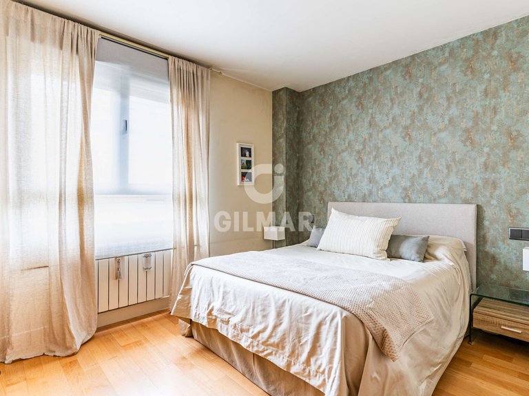 Town House for Sale in Madrid, Madrid 28