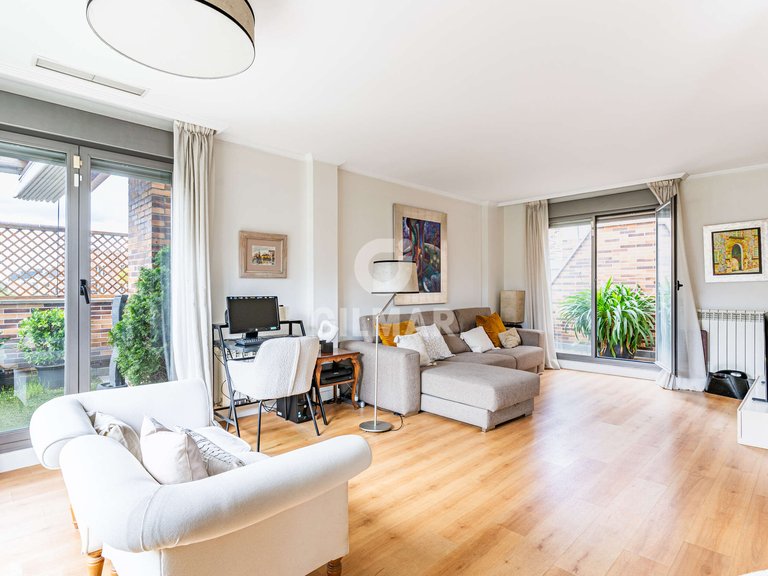 Town House for Sale in Madrid, Madrid 10