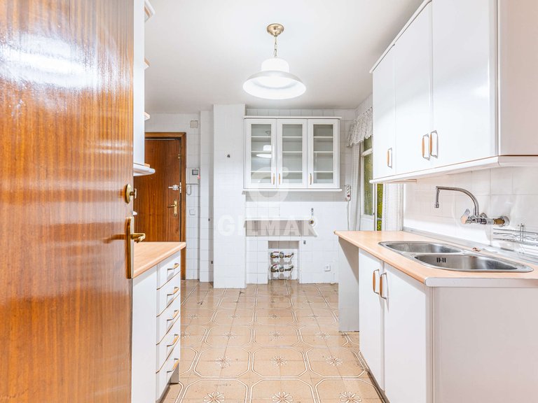 Apartment for Sale in Madrid, Madrid 9