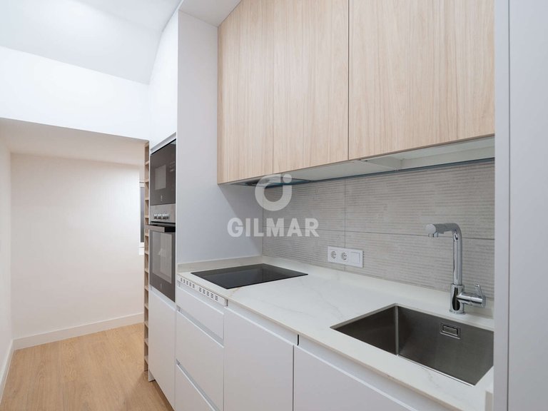Apartment for Sale in Madrid, Madrid 18