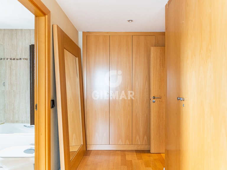 Town House for Sale in Madrid, Madrid 30