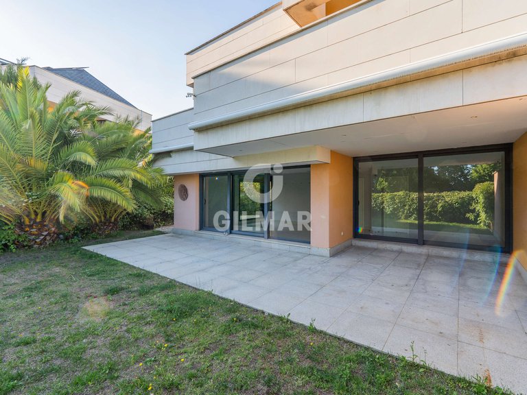 Town House for Sale in Madrid, Madrid 1