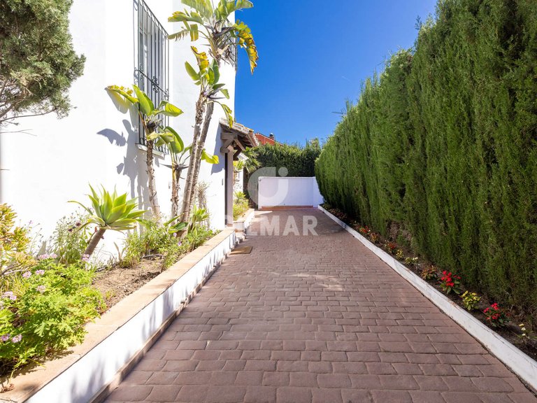 Villa for Sale in Estepona, Malaga 48