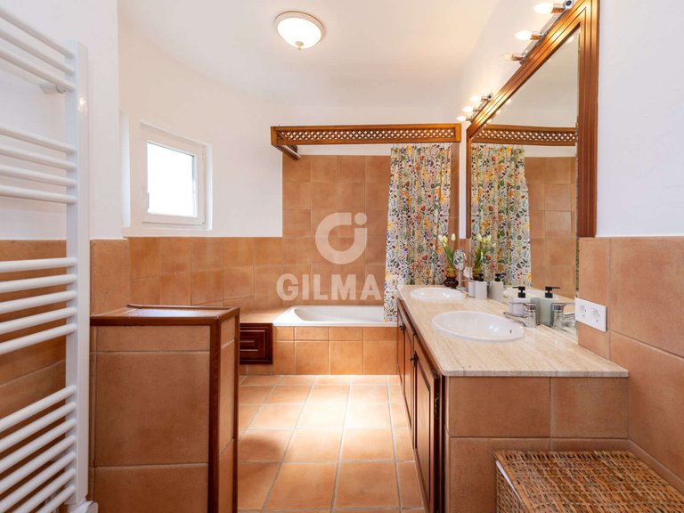 Villa for Sale in Estepona, Malaga 22
