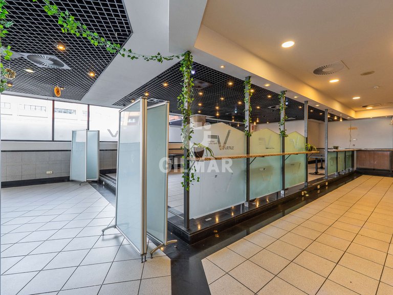 Commercial for Sale in Madrid, Madrid 29