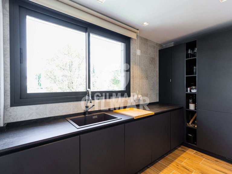Villa for Rent in Madrid, Madrid 34