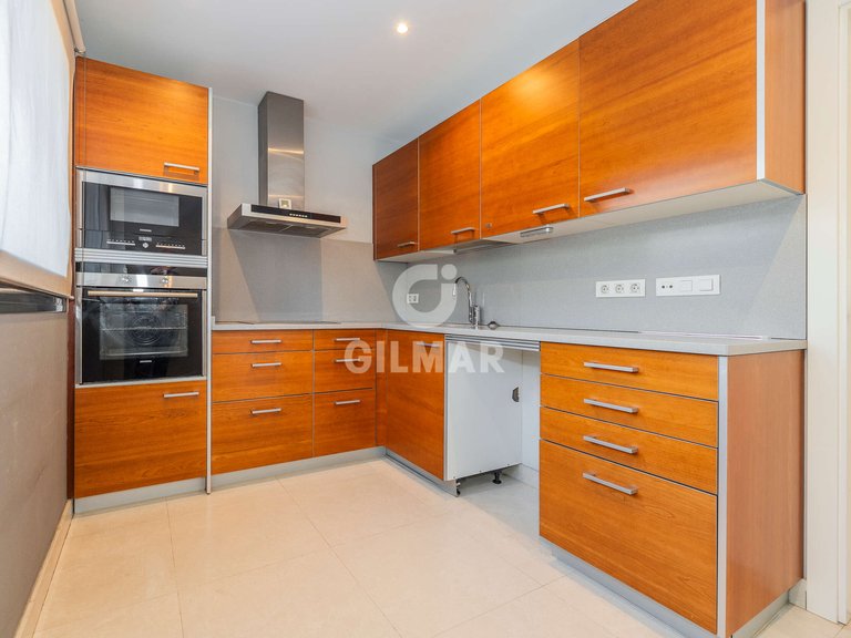 Town House for Sale in Madrid, Madrid 4